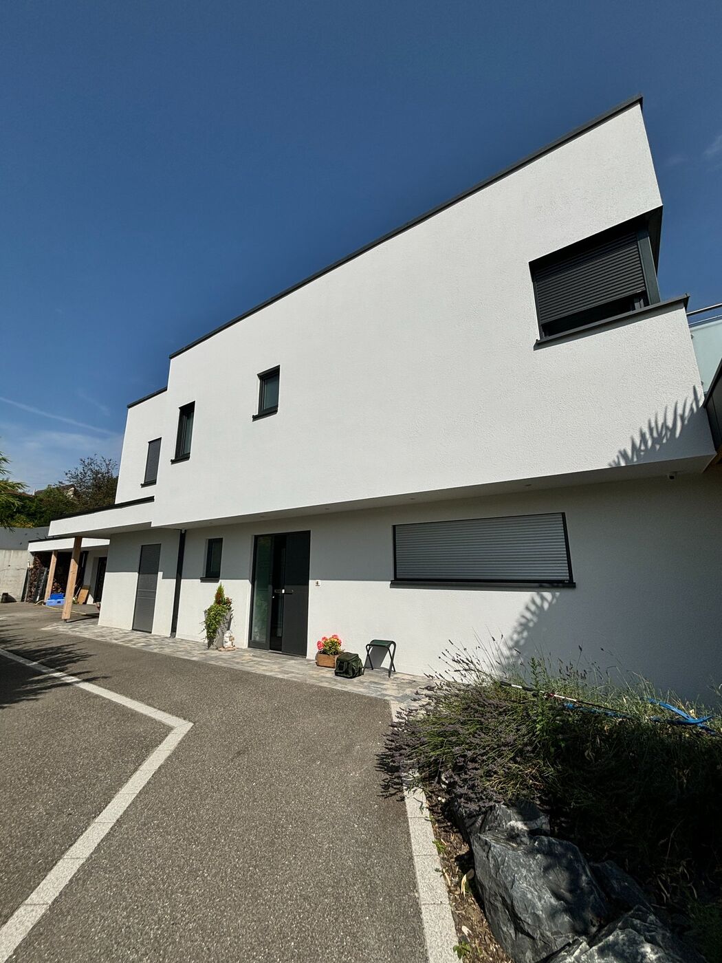 Maison contemporaine - Enduit de finition blanc