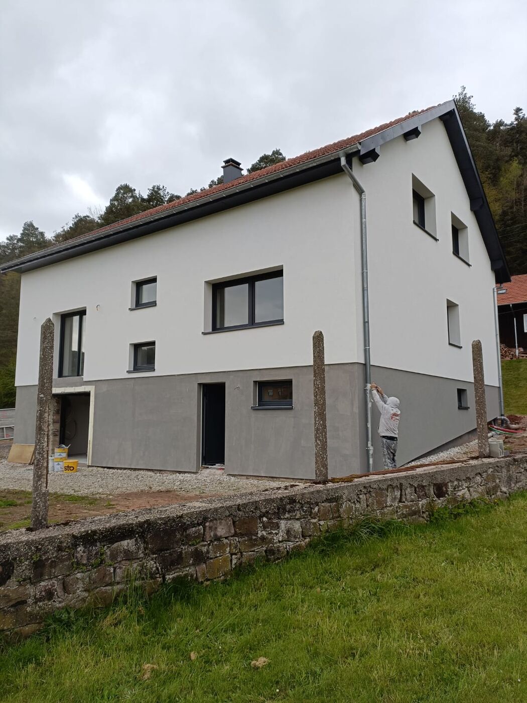 Maison isolee et ravalee