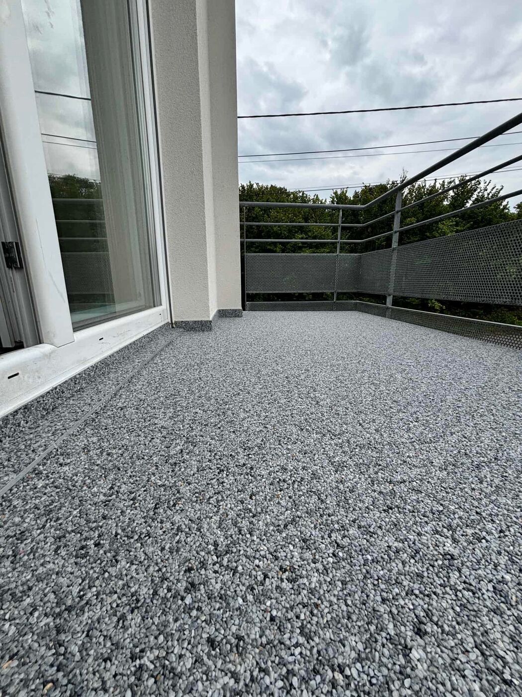 Terrasse - Tapis de pierre gris clair